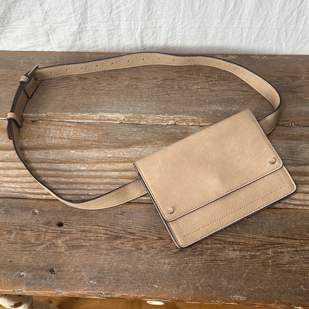 Express Tan Leather Belt Bag with Adjustable Strap